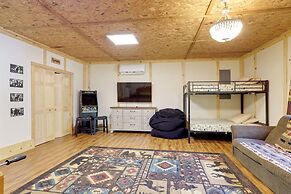 Hot Tub + Creek: Gatlinburg Group Getaway!