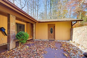 Hot Tub + Creek: Gatlinburg Group Getaway!