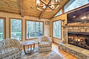 Pool & Lake Access: Idyllic Cottage in Newland