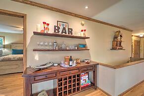 Pool & Lake Access: Idyllic Cottage in Newland