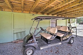 Pool & Lake Access: Idyllic Cottage in Newland