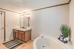 Arapahoe Home w/ Fireplace Near Deer Hunting