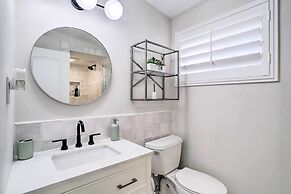 Walk to Downtown Palm Desert: Home w/ Pool Access