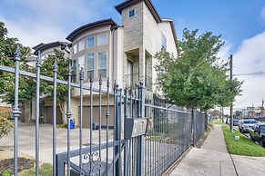 Dtwn Houston Home Near Stadiums: WFH Friendly!