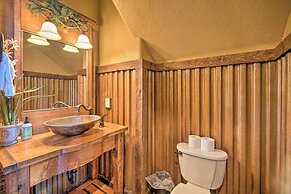 Luxe Mccall Cabin w/ Hot Tub ~ 8 Mi to Skiing