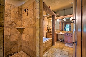 Luxe Mccall Cabin w/ Hot Tub ~ 8 Mi to Skiing