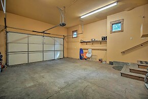 Luxe Mccall Cabin w/ Hot Tub ~ 8 Mi to Skiing