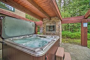Luxe Mccall Cabin w/ Hot Tub ~ 8 Mi to Skiing