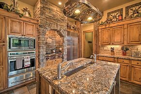 Luxe Mccall Cabin w/ Hot Tub ~ 8 Mi to Skiing