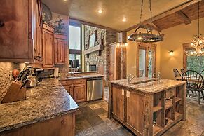 Luxe Mccall Cabin w/ Hot Tub ~ 8 Mi to Skiing