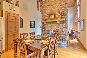 Lavish Beech Mountain Ski Cabin w/ Hot Tub!
