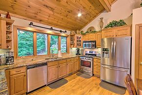 Lavish Beech Mountain Ski Cabin w/ Hot Tub!