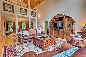 Lavish Beech Mountain Ski Cabin w/ Hot Tub!