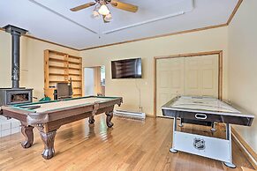 Large Greeley House w/ 2 Game Rooms + Yard!