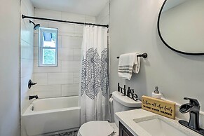 Modern, Colorful Home ~ 2 Mi to Tuskegee Uni