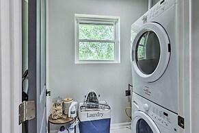 Modern, Colorful Home ~ 2 Mi to Tuskegee Uni