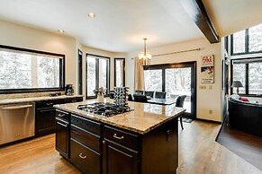 Hot Tub & Ski Shuttle: Forested Breckenridge Home!