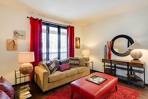 Hot Tub & Ski Shuttle: Forested Breckenridge Home!