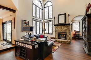 Hot Tub & Ski Shuttle: Forested Breckenridge Home!