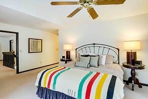 Hot Tub & Ski Shuttle: Forested Breckenridge Home!