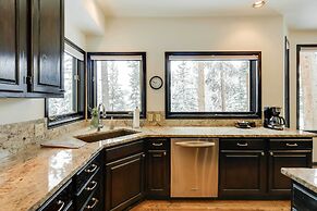 Hot Tub & Ski Shuttle: Forested Breckenridge Home!