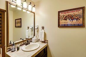 Hot Tub & Ski Shuttle: Forested Breckenridge Home!