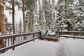 Hot Tub & Ski Shuttle: Forested Breckenridge Home!