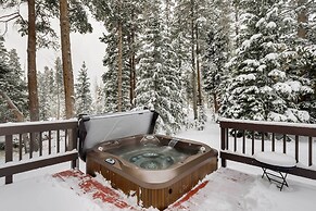 Hot Tub & Ski Shuttle: Forested Breckenridge Home!