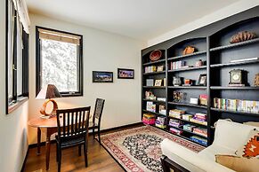 Hot Tub & Ski Shuttle: Forested Breckenridge Home!