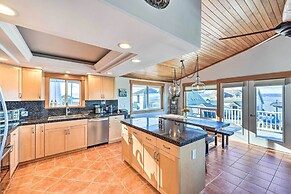 Mckees Beach House w/ Ocean Views, Hot Tub!