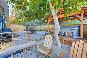 Mckees Beach House w/ Ocean Views, Hot Tub!