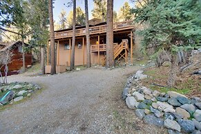 Peaceful & Idyllic Forest Cabin w/ Pool Table