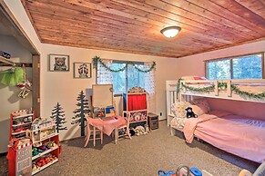 Peaceful & Idyllic Forest Cabin w/ Pool Table