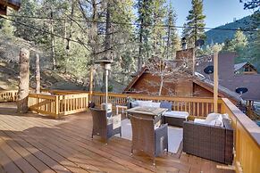 Peaceful & Idyllic Forest Cabin w/ Pool Table
