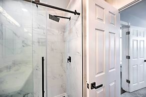 Chic Bentonville Home ~ 1 Mi From Downtown!