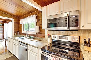 Cozy Lake Champlain Cottage w/ Private Beach!