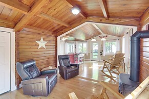 Cozy Lake Champlain Cottage w/ Private Beach!