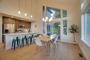 New Meadows Golf Resort Vacation Rental w/ Hot Tub