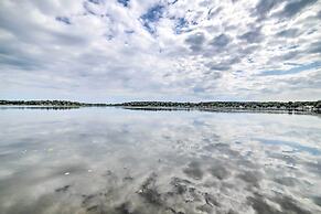 Newly Built Gilletts Lake Gem: Dock & Hot Tub