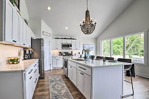 Newly Built Gilletts Lake Gem: Dock & Hot Tub