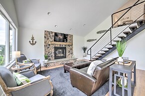 Newly Built Gilletts Lake Gem: Dock & Hot Tub