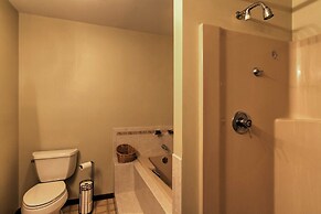 Waupaca Lakefront Home w/ Pool Table & Dock!