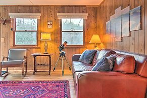Peaceful Spruce Pine Cabin on 8 Acres w/ 2 Decks!