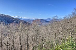 8 Acres & Private Decks: Little Switzerland Escape