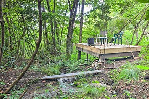 8 Acres & Private Decks: Little Switzerland Escape