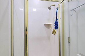 Mtn-view Home: Across From Lake + 30 Mi to Skiing!