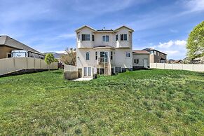 Mtn-view Home: Across From Lake + 30 Mi to Skiing!