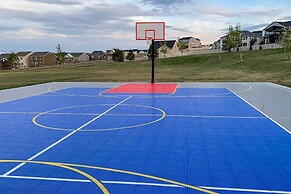 Mtn-view Home: Across From Lake + 30 Mi to Skiing!