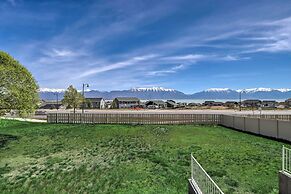 Mtn-view Home: Across From Lake + 30 Mi to Skiing!