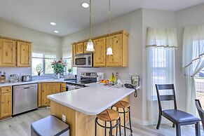 Mtn-view Home: Across From Lake + 30 Mi to Skiing!